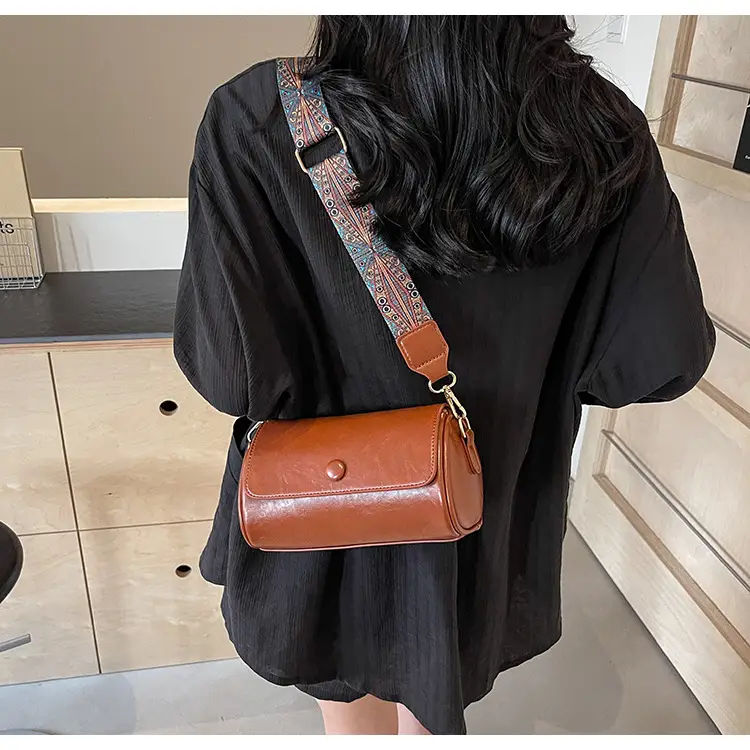 Women Crossbody Bag Brown Leather European American Retro Work 2025 — feature 21