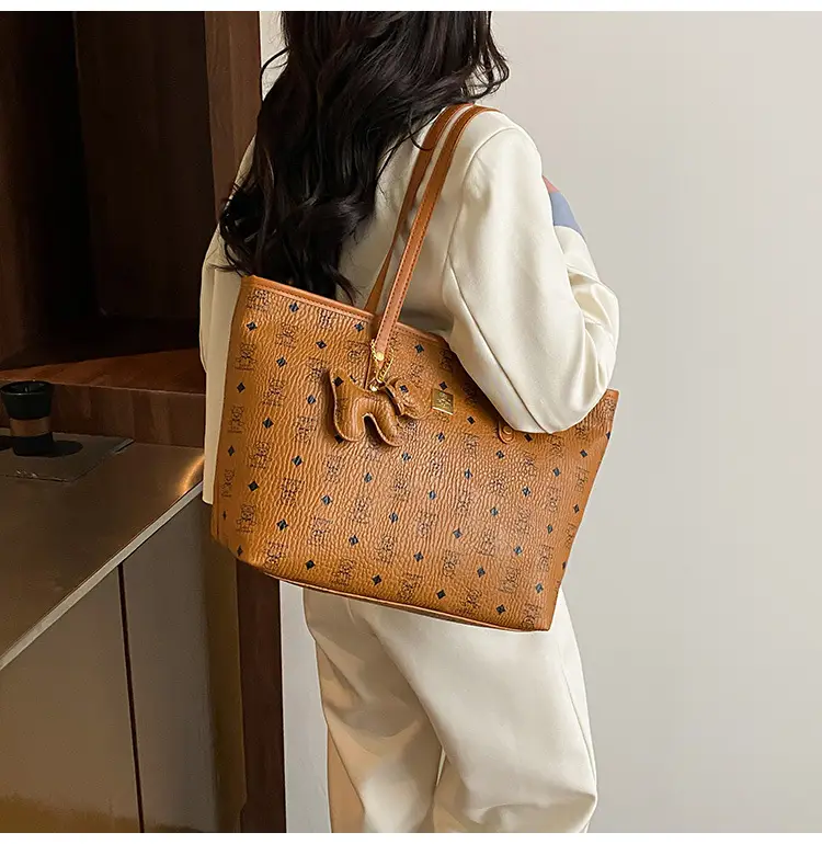 Korean Style Large Capacity Shoulder Bag Tan Leather — feature 20