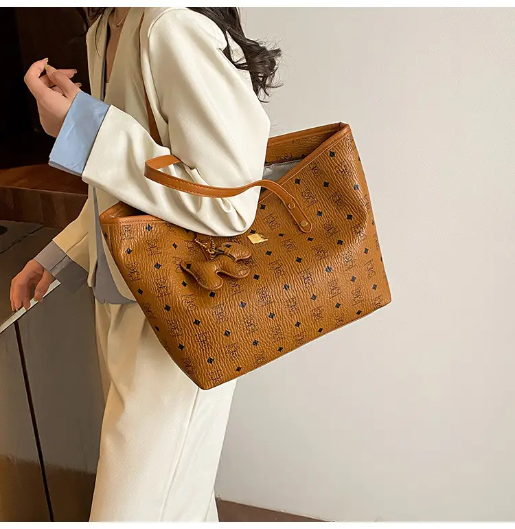 Korean Style Large Capacity Shoulder Bag Tan Leather — feature 22
