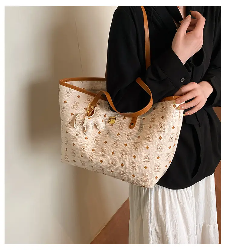Korean Style Large Capacity Shoulder Bag Tan Leather — feature 3