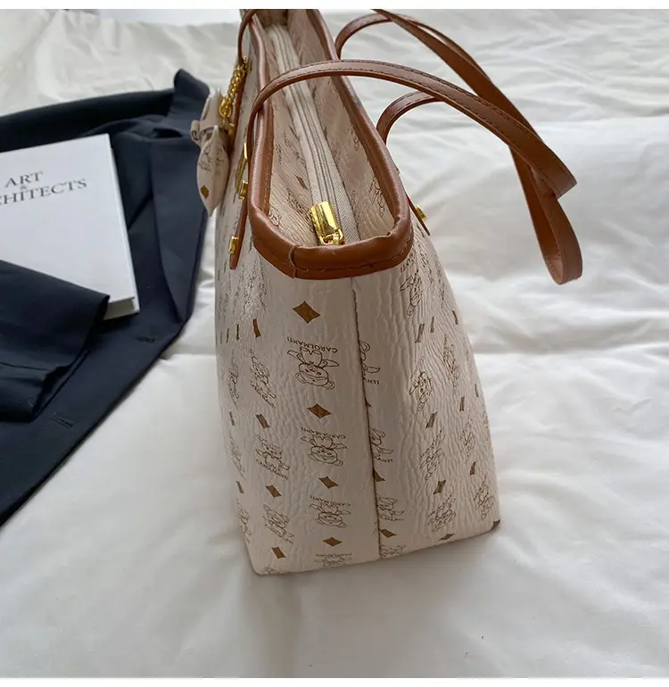 Korean Style Large Capacity Shoulder Bag Tan Leather — feature 9