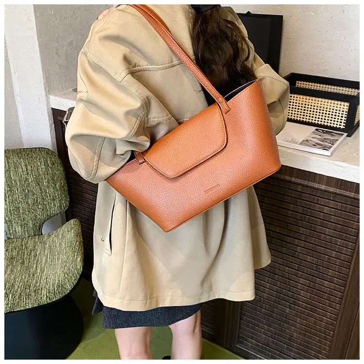 Women Pebbled Leather Tote Bag with Matching Small Shoulder Bag 2026 — feature 19