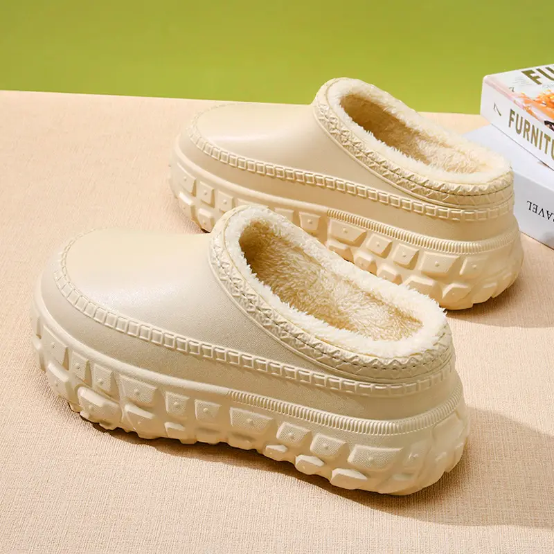 Women's Cotton Shoes with Thick Fleece Lining, 2026 New Model, Suitable for Outdoor Wear in Autumn and Winter, Trendy Slip-On Boots for Home Use, Closed-Back Cotton Slippers