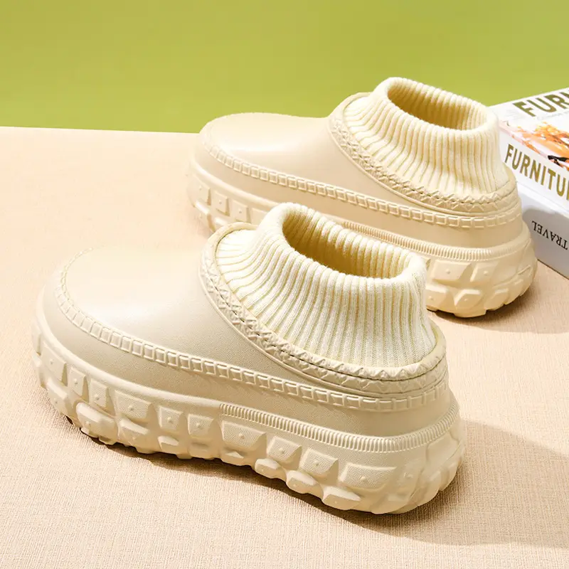 Women's Cotton Shoes with Thick Fleece Lining, 2026 New Model, Suitable for Outdoor Wear in Autumn and Winter, Trendy Slip-On Boots for Home Use, Closed-Back Cotton Slippers