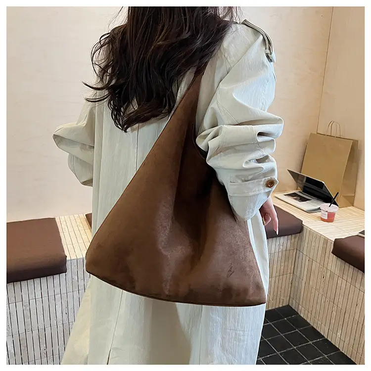 Retro Brown Women Shoulder Tote Bag 2025 luggage and leather goods — feature 12