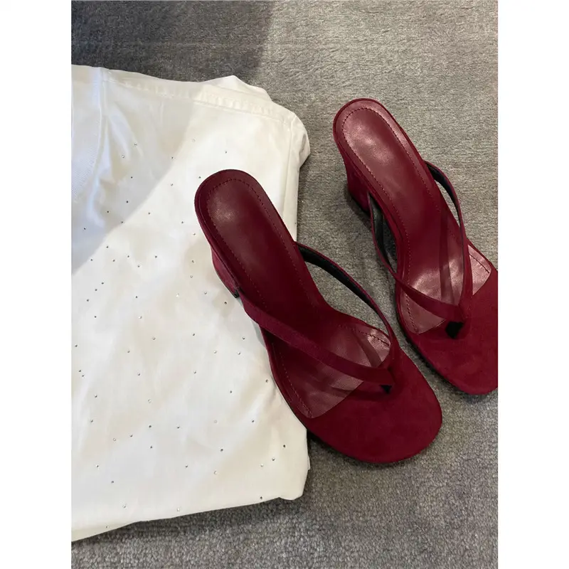 Women's Flip-Flops for Outdoor Wear, 2026 New Summer Model, Red Thong-Toe Sandals with Tapered Chunky Heels, Niche High-End Sandals for Women - Image 7