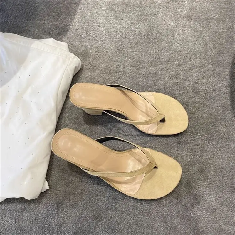 Women's Flip-Flops for Outdoor Wear, 2026 New Summer Model, Red Thong-Toe Sandals with Tapered Chunky Heels, Niche High-End Sandals for Women - Image 3
