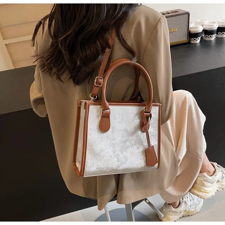 Women 2024 New Large Capacity Commuter Bag Shoulder Bag Tote — feature 21