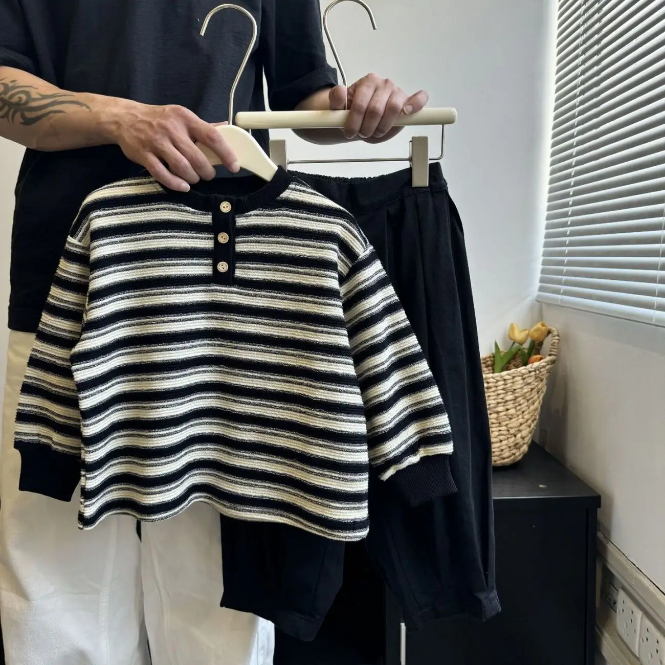 2025 Girls Striped Long Sleeve T-Shirt Set Black White — feature 1