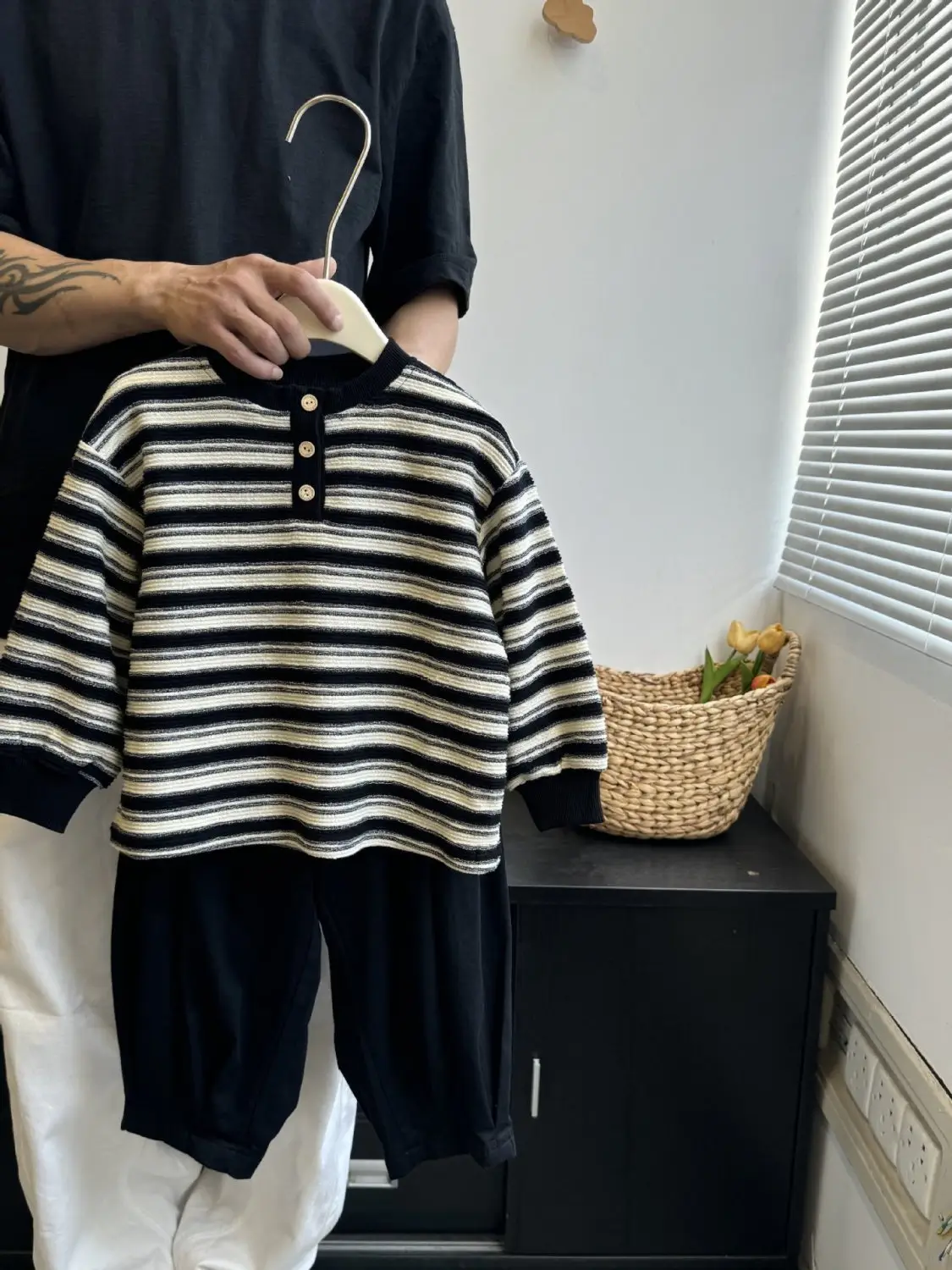 2025 Girls Striped Long Sleeve T-Shirt Set Black White — feature 4