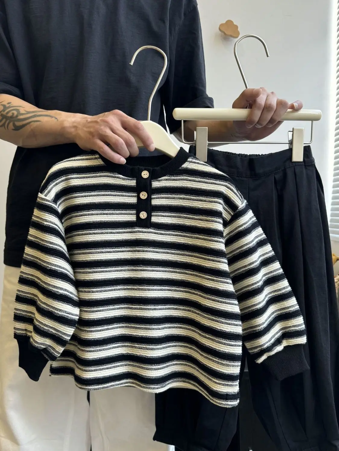 2025 Girls Striped Long Sleeve T-Shirt Set Black White — feature 6