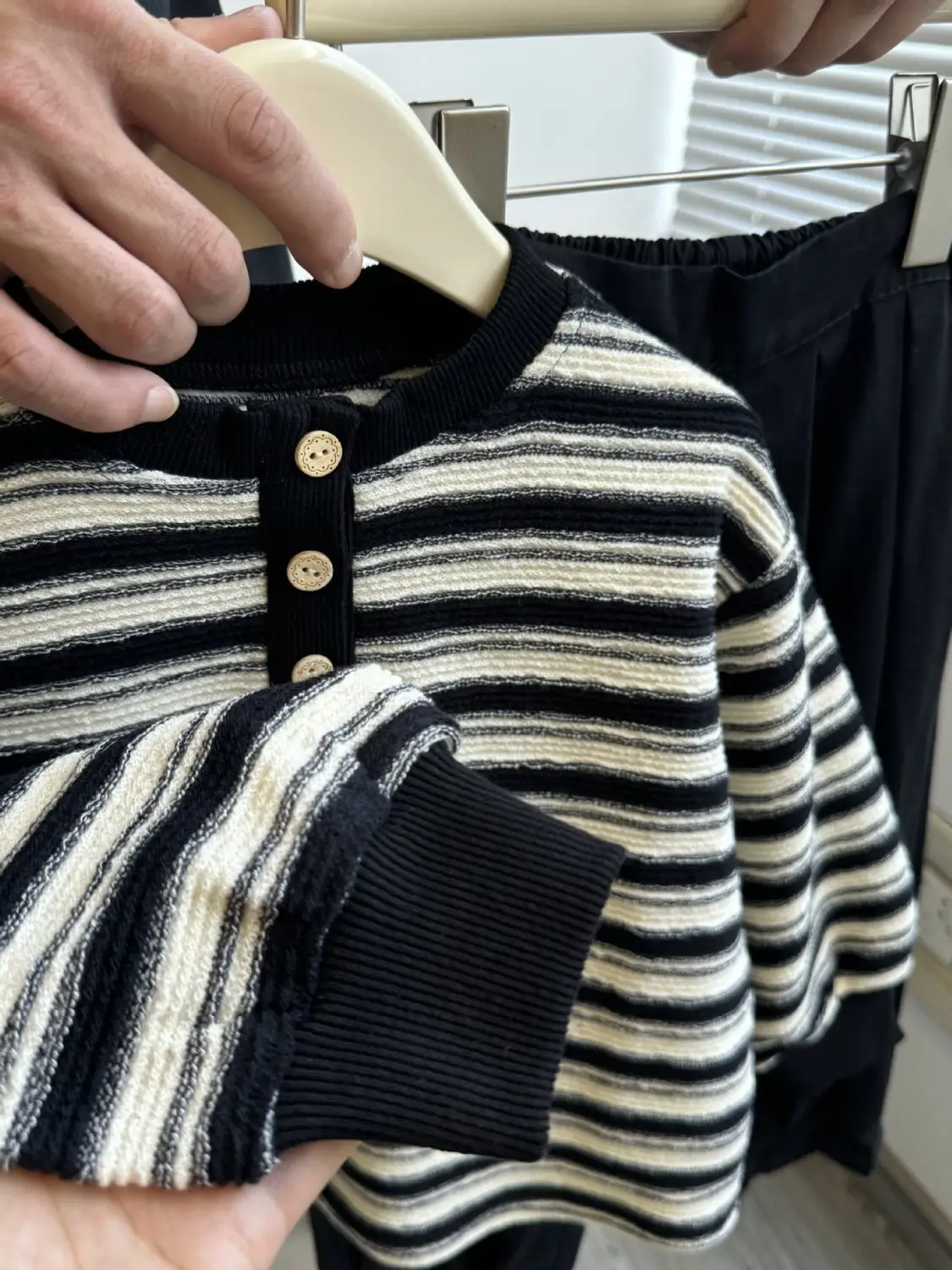 2025 Girls Striped Long Sleeve T-Shirt Set Black White — feature 9