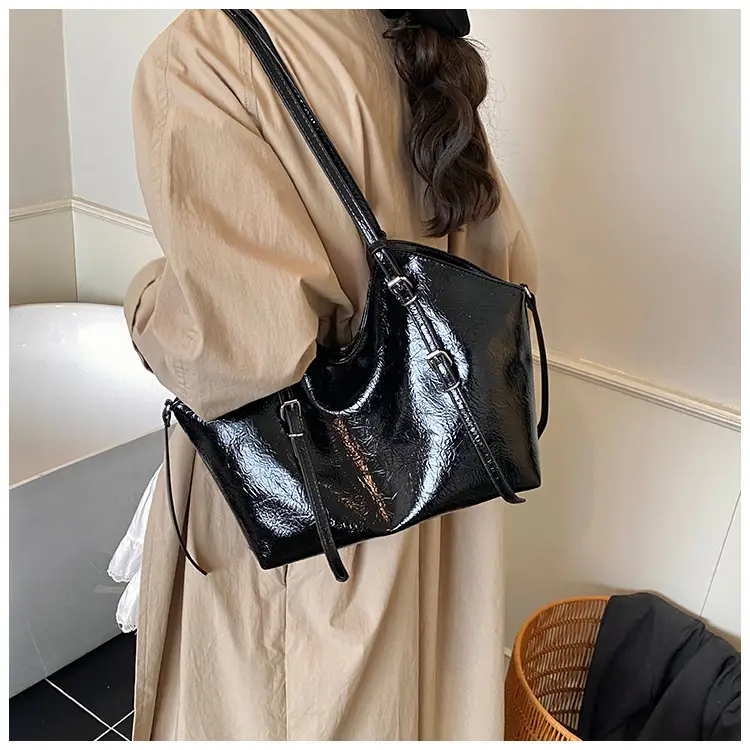 Women Retro Brown Croc Texture Shoulder Bag 2026 — feature 15