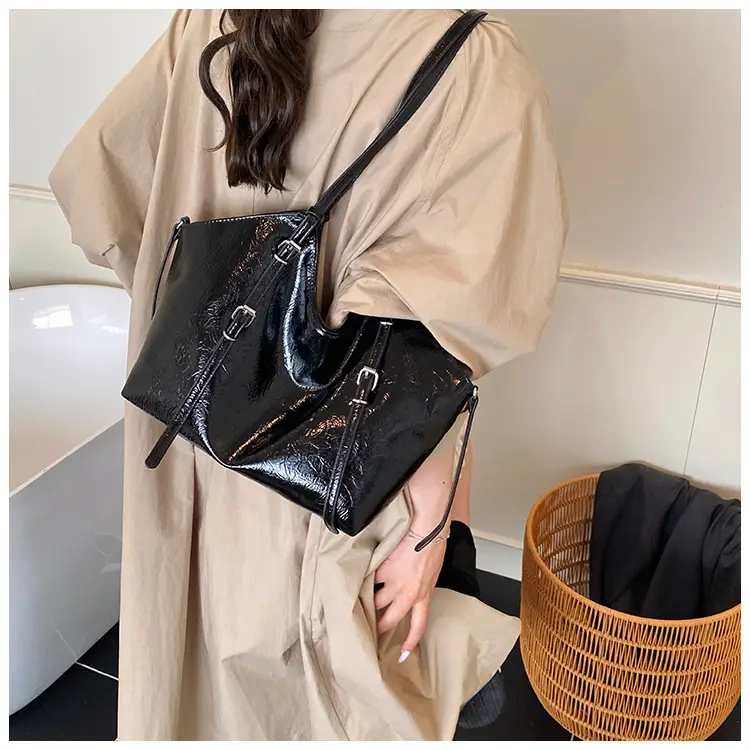 Women Retro Brown Croc Texture Shoulder Bag 2026 — feature 17
