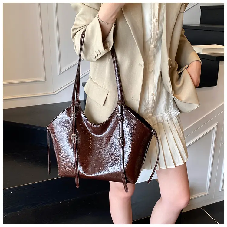Women Retro Brown Croc Texture Shoulder Bag 2026 — feature 25