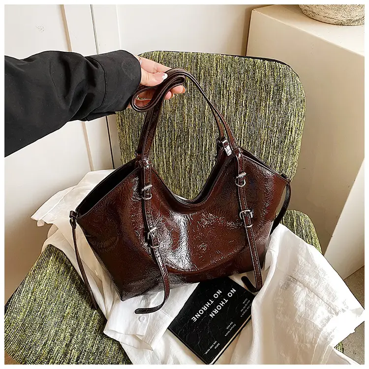 Women Retro Brown Croc Texture Shoulder Bag 2026 — feature 40