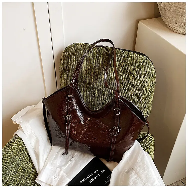 Women Retro Brown Croc Texture Shoulder Bag 2026 — feature 41