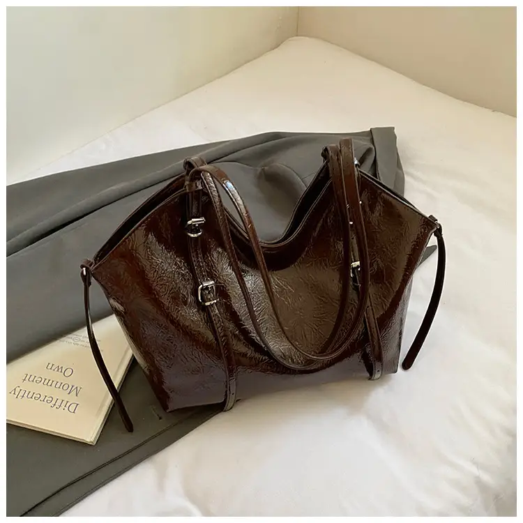 Women Retro Brown Croc Texture Shoulder Bag 2026 — feature 45
