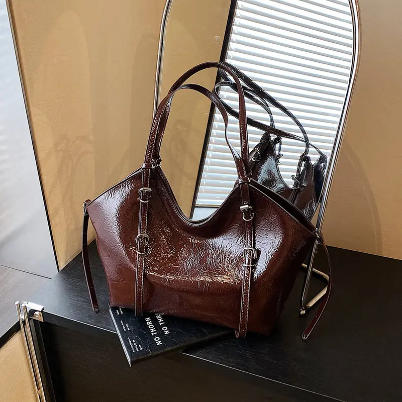 Women Retro Brown Croc Texture Shoulder Bag 2026 - Image 2