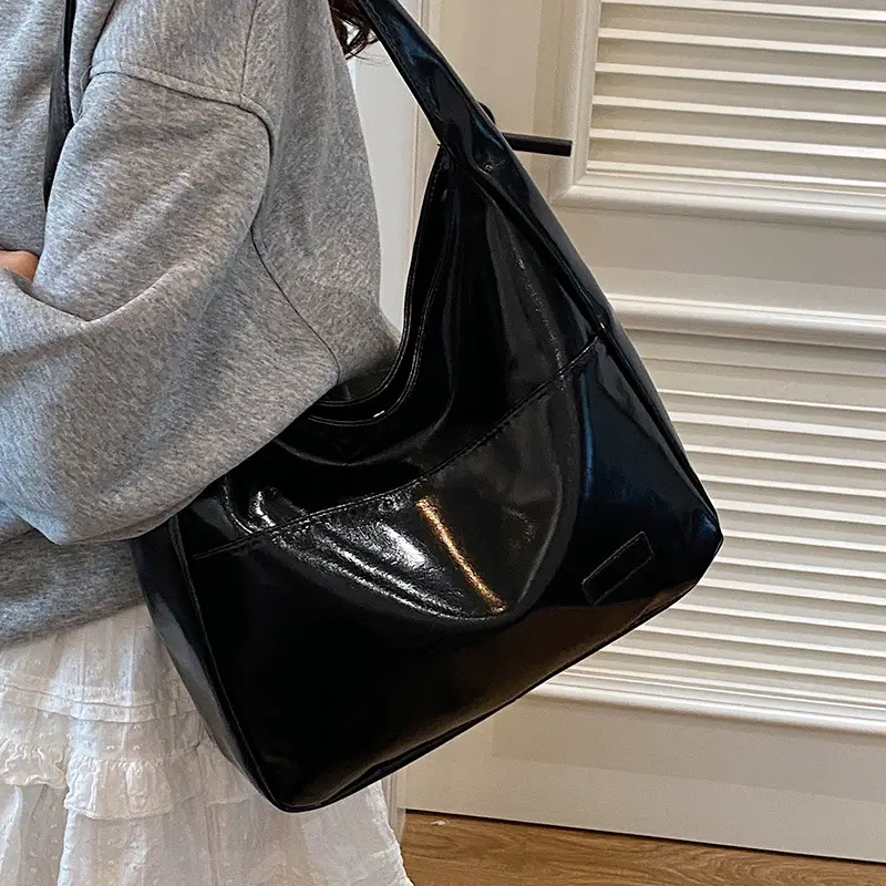 Black Large-Capacity Leather Tote Bag for Women