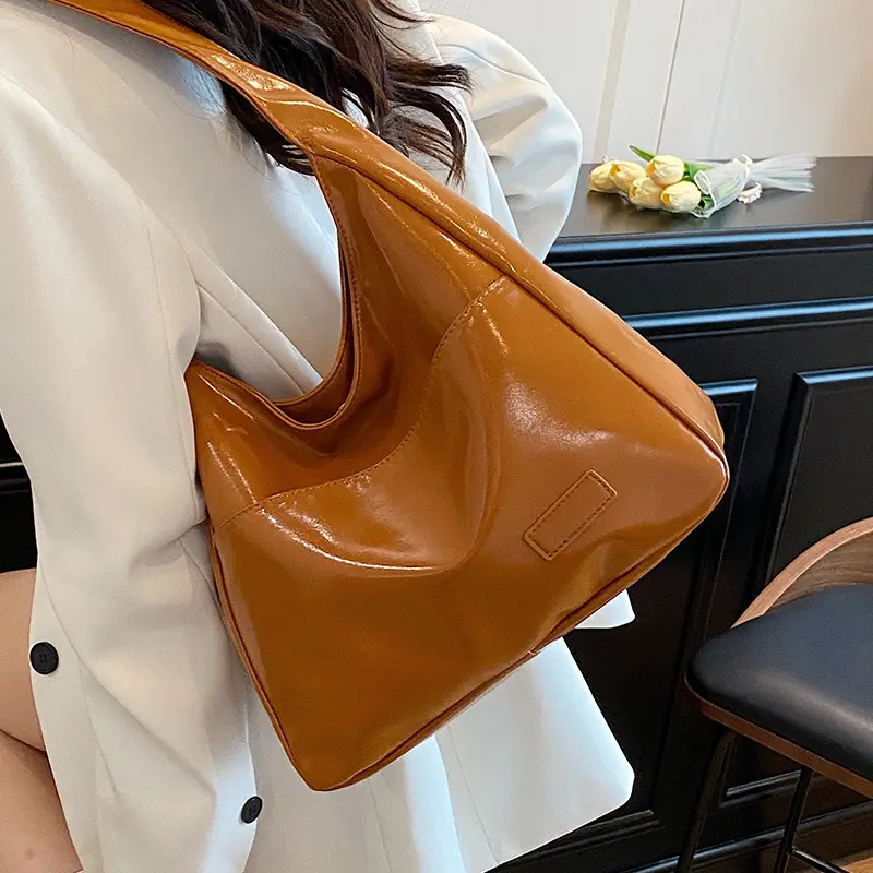 Black Large-Capacity Leather Tote Bag for Women