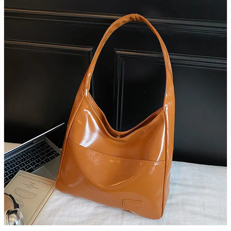Black Large-Capacity Leather Tote Bag for Women — feature 10