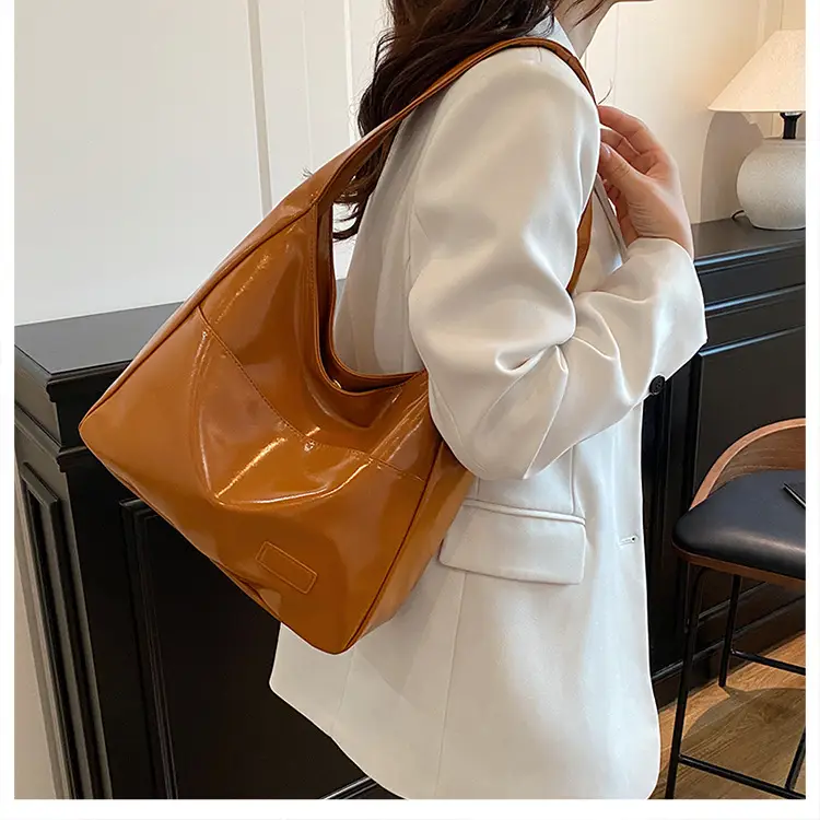 Black Large-Capacity Leather Tote Bag for Women — feature 12