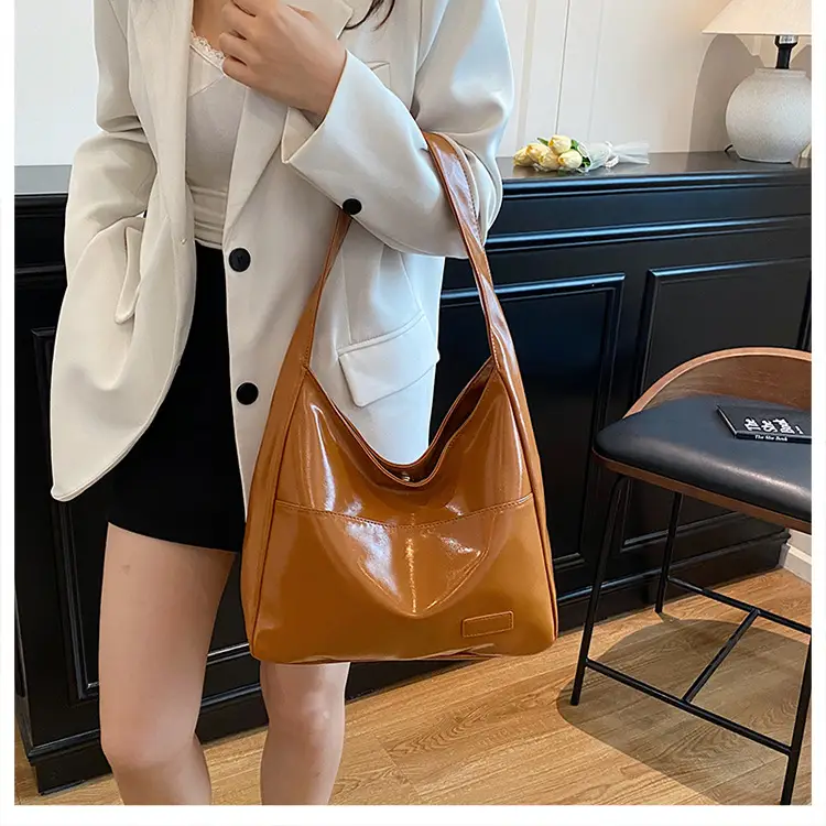 Black Large-Capacity Leather Tote Bag for Women — feature 14