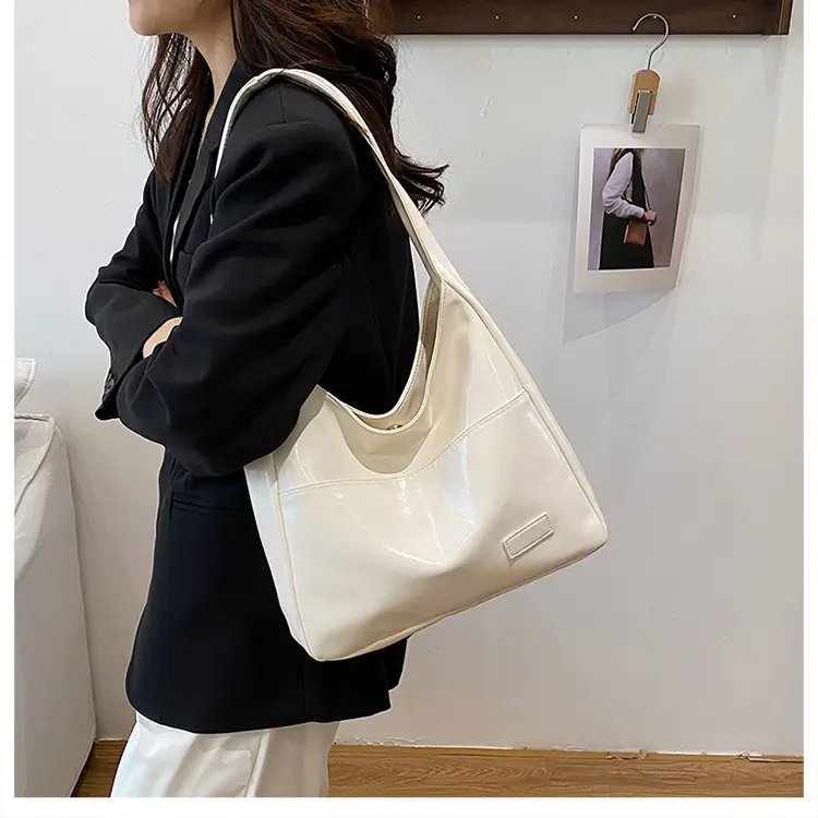 Black Large-Capacity Leather Tote Bag for Women — feature 24