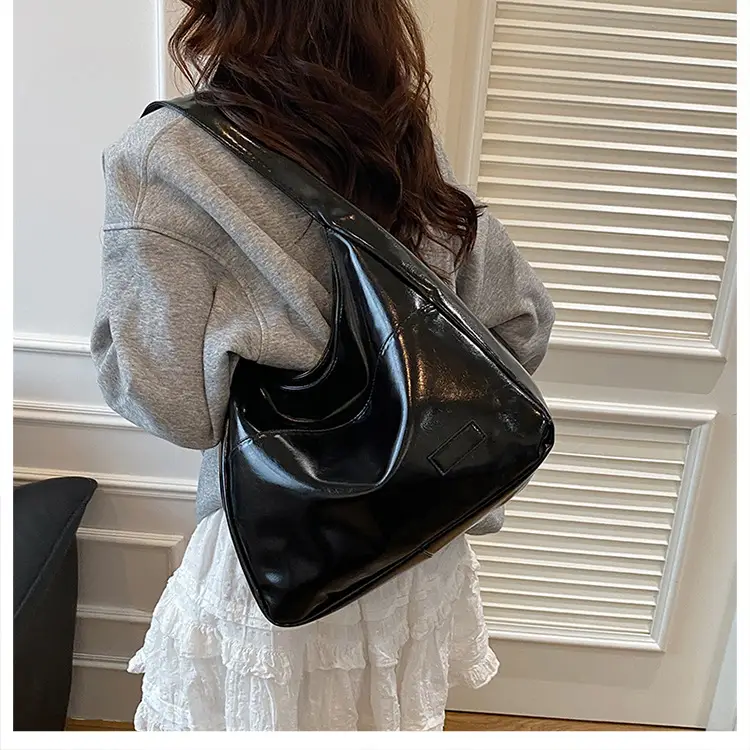 Black Large-Capacity Leather Tote Bag for Women — feature 30