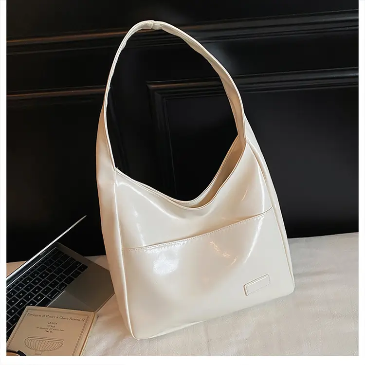 Black Large-Capacity Leather Tote Bag for Women — feature 8