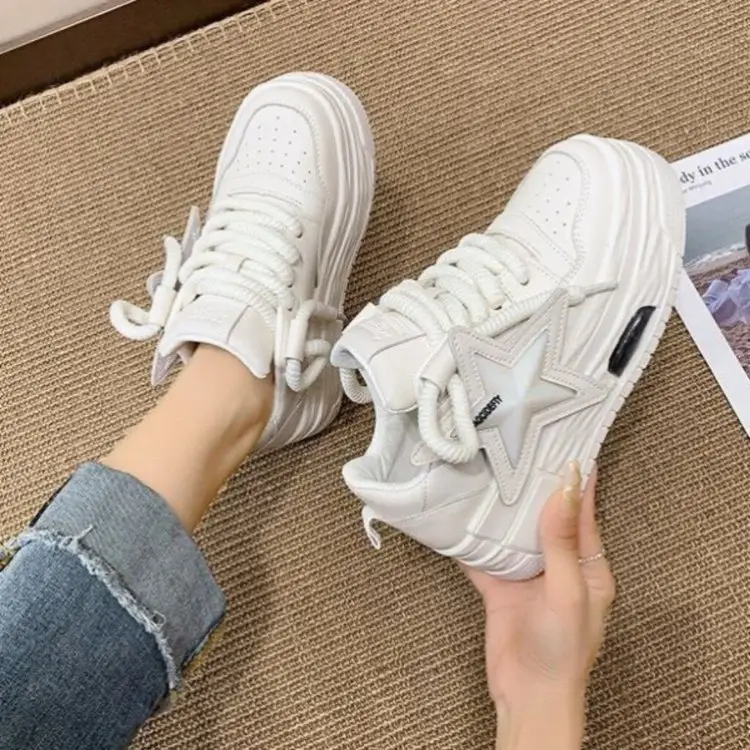 2025 Autumn New Ins Thick-Soled Versatile Women's Fashion Casual Shoes Student Height-Increasing Leather White Sneakers for Women — feature 2