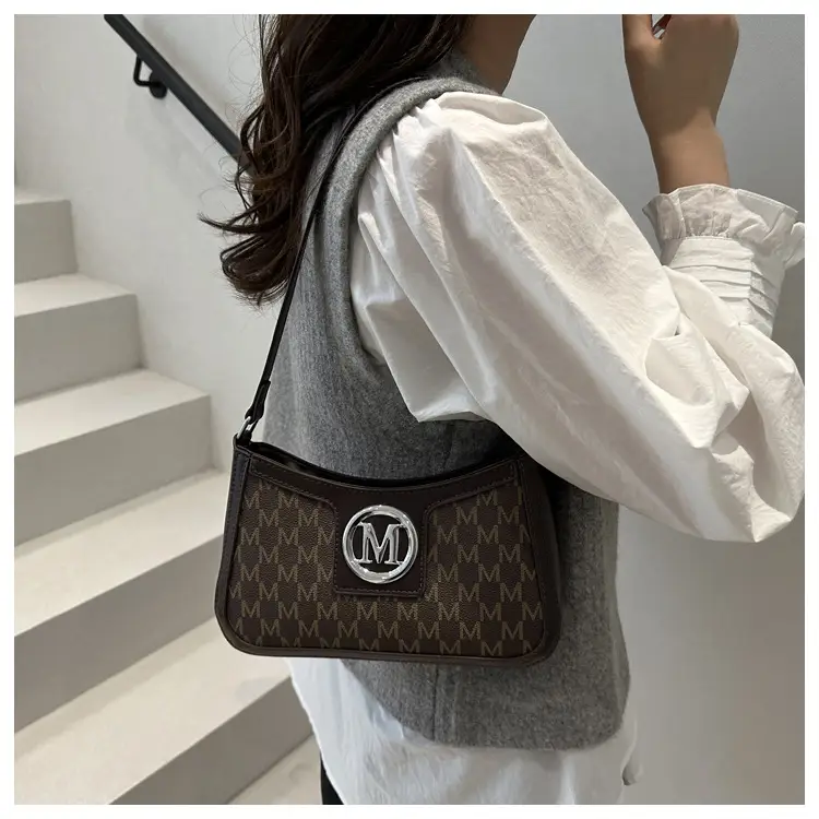 M Logo Textured Shoulder Bag New 2025 — feature 2