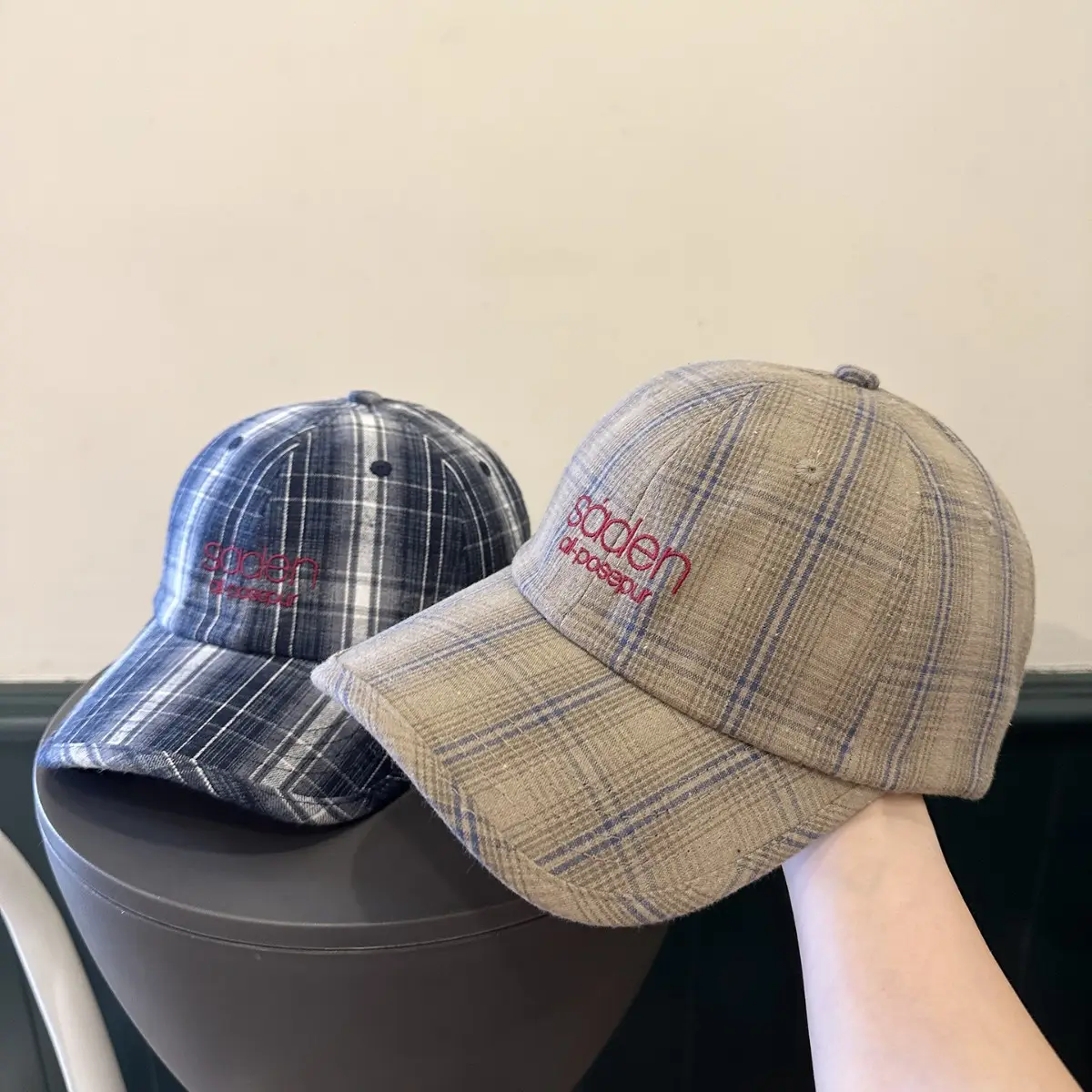 Korean Plaid Baseball Cap Women Couple's Retro Duckbill Cap - Image 7