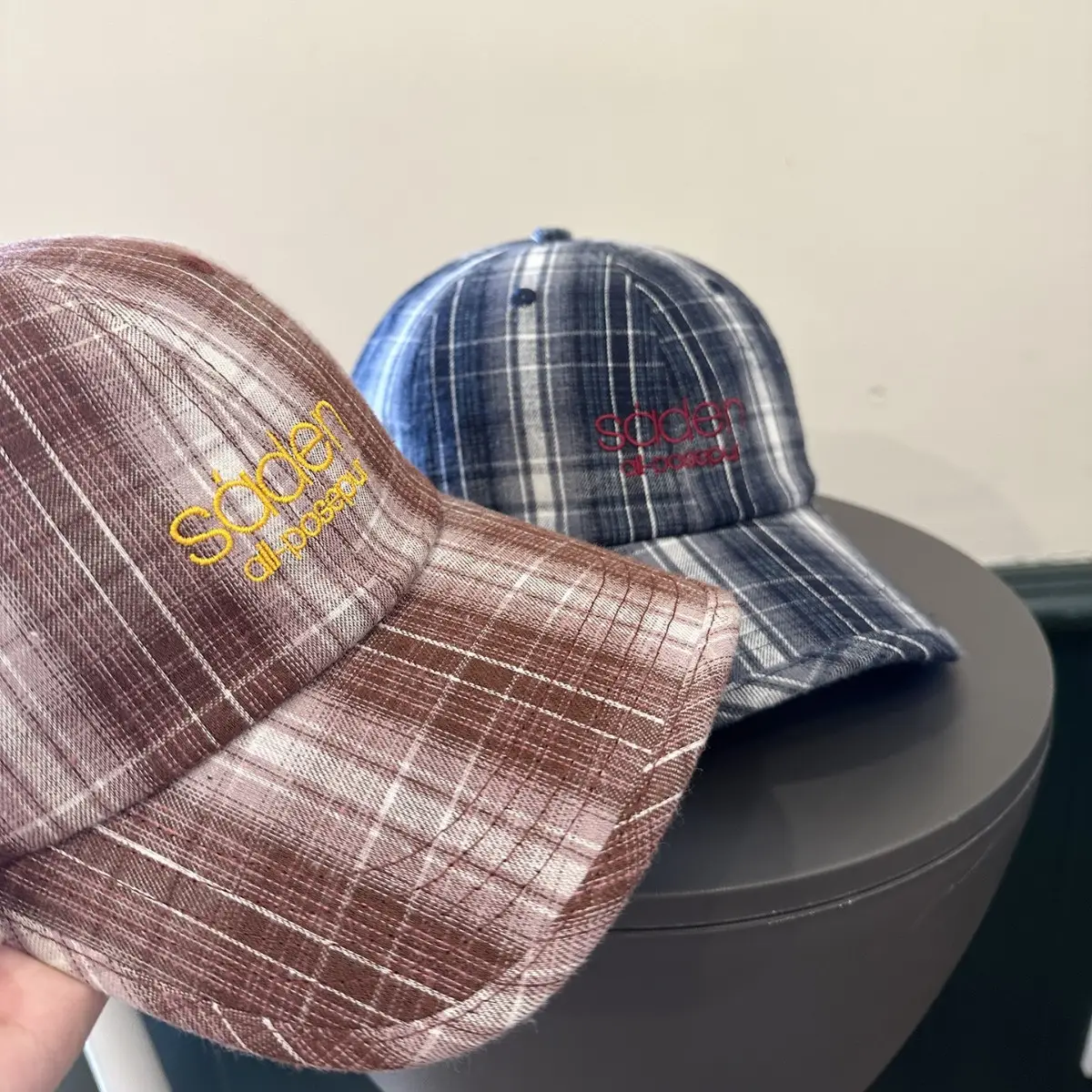 Korean Plaid Baseball Cap Women Couple's Retro Duckbill Cap - Image 8