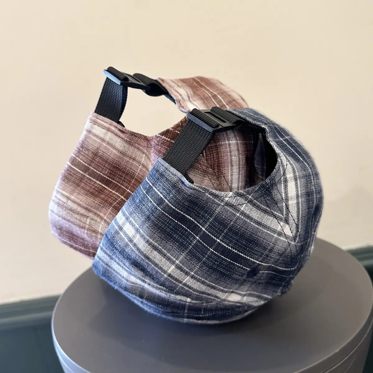 Korean Plaid Baseball Cap Women Couple's Retro Duckbill Cap - Image 9