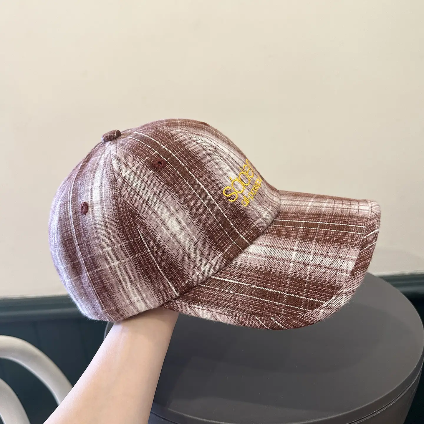 Korean Plaid Baseball Cap Women Couple's Retro Duckbill Cap - Image 3