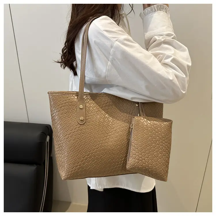 White Korean Style Large Capacity Shoulder Bag 2025 — feature 15