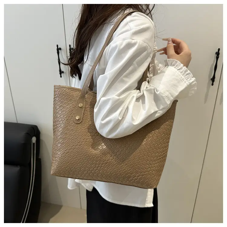 White Korean Style Large Capacity Shoulder Bag 2025 — feature 16