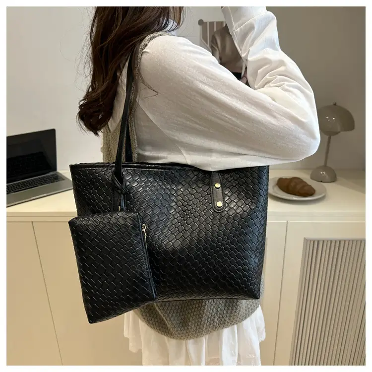 White Korean Style Large Capacity Shoulder Bag 2025 — feature 17