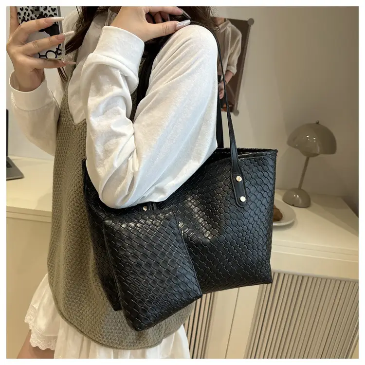 White Korean Style Large Capacity Shoulder Bag 2025 — feature 19