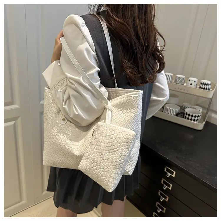 White Korean Style Large Capacity Shoulder Bag 2025 — feature 8