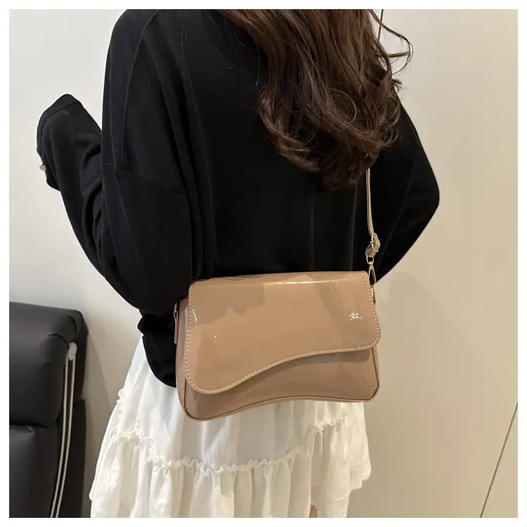 Retro Red Shoulder Bag 2025 New Fashion — feature 16