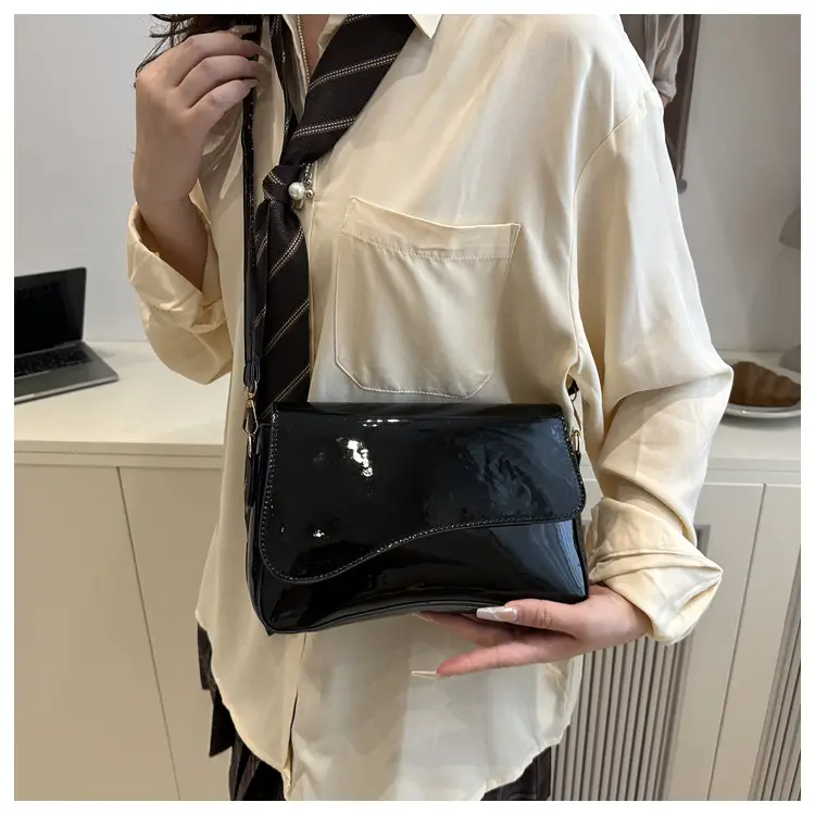 Retro Red Shoulder Bag 2025 New Fashion — feature 18