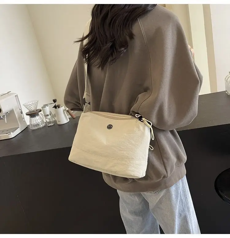 Lightweight Three-Layer Women's Crossbody Bag — feature 12