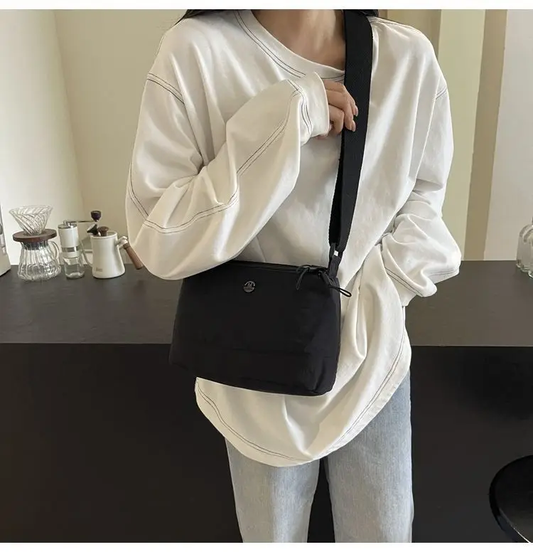 Lightweight Three-Layer Women's Crossbody Bag — feature 15