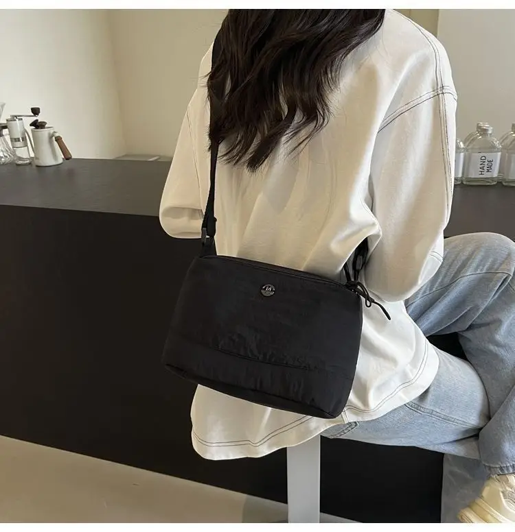 Lightweight Three-Layer Women's Crossbody Bag — feature 16