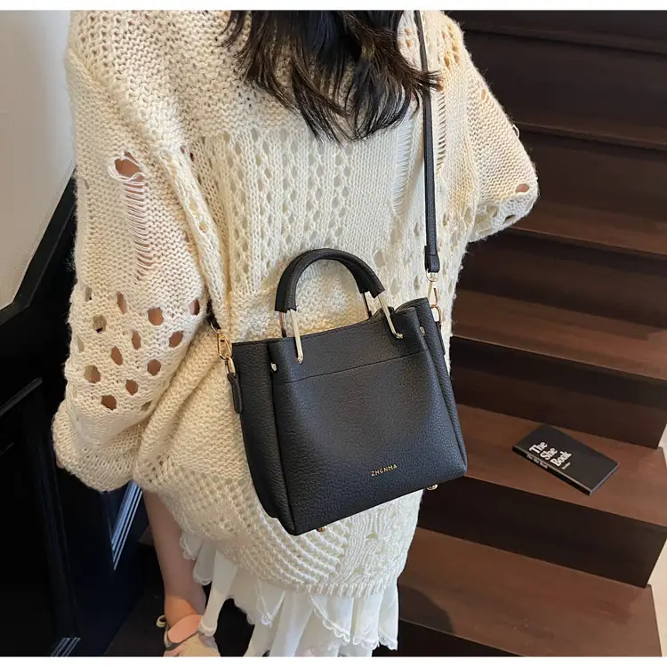 Women Retro Brown Bucket Bag Large Capacity Commuter Crossbody luggage and leather goods — feature 11