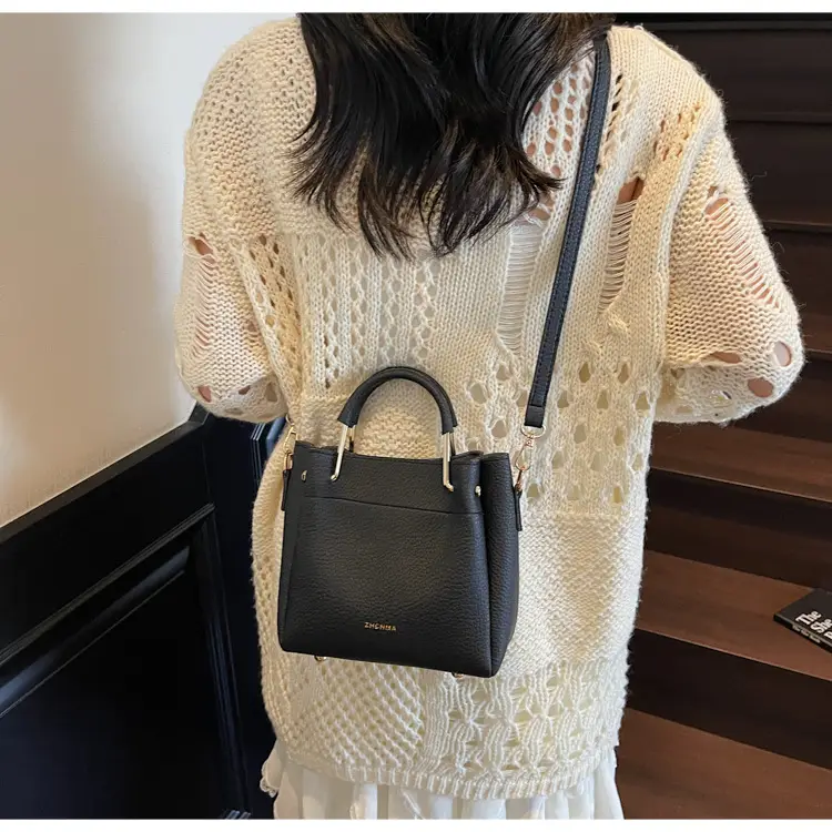 Women Retro Brown Bucket Bag Large Capacity Commuter Crossbody luggage and leather goods — feature 12