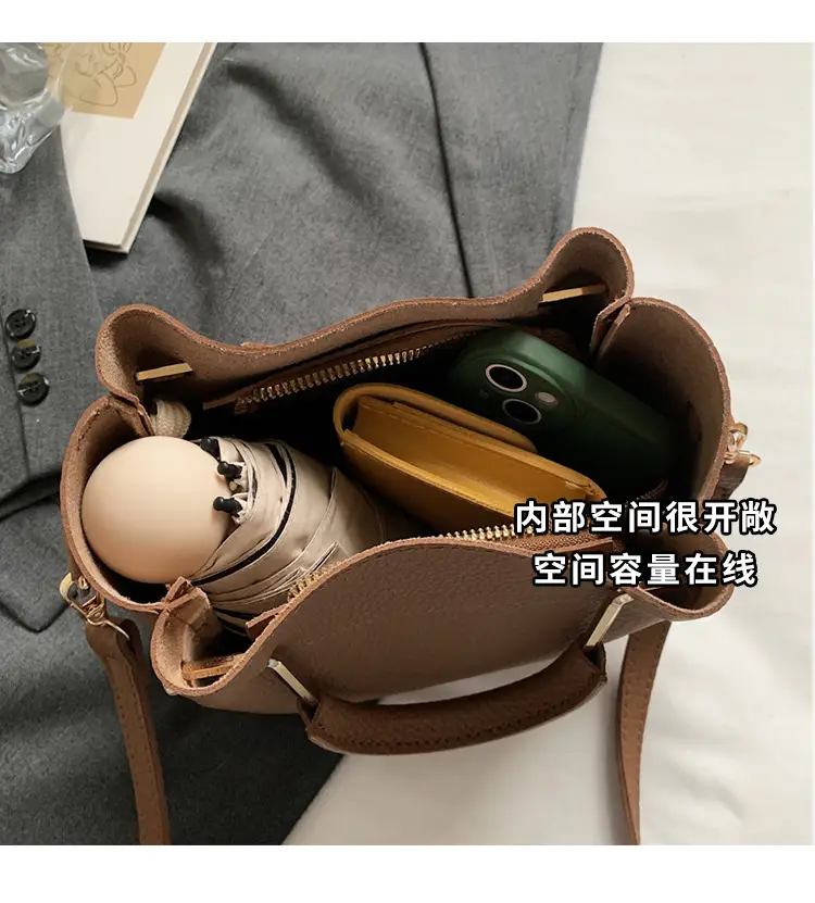 Women Retro Brown Bucket Bag Large Capacity Commuter Crossbody luggage and leather goods — feature 9
